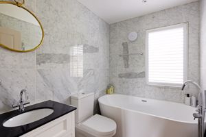 Family bathroom- click for photo gallery
